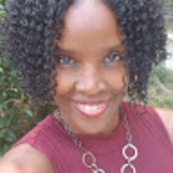 Meet your Posher, Tania - Picture 1 of 1